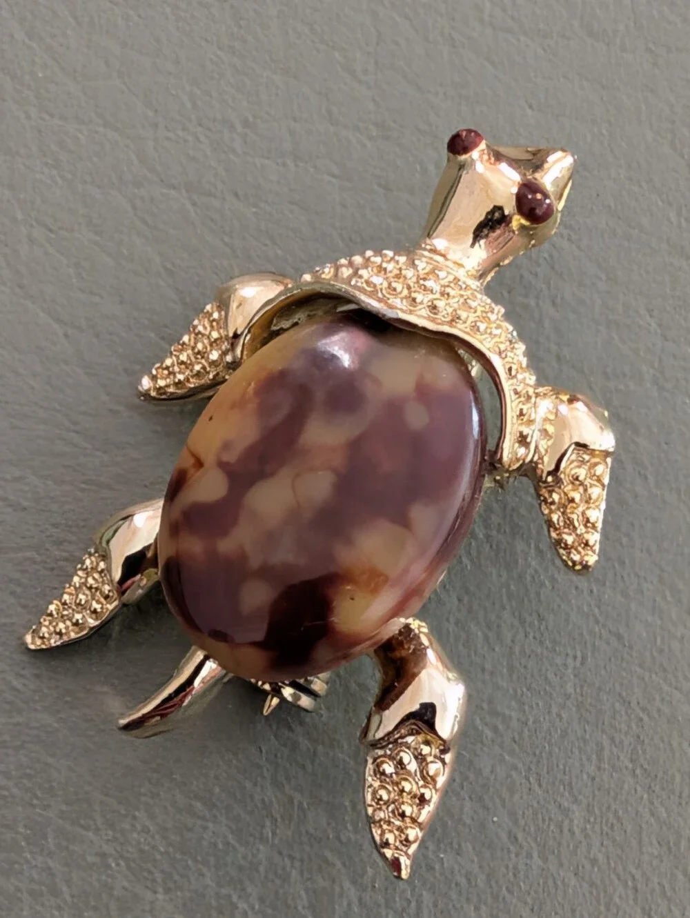 Vintage Gerry's Marbled Tortoise Shell Cabochon Brooch
